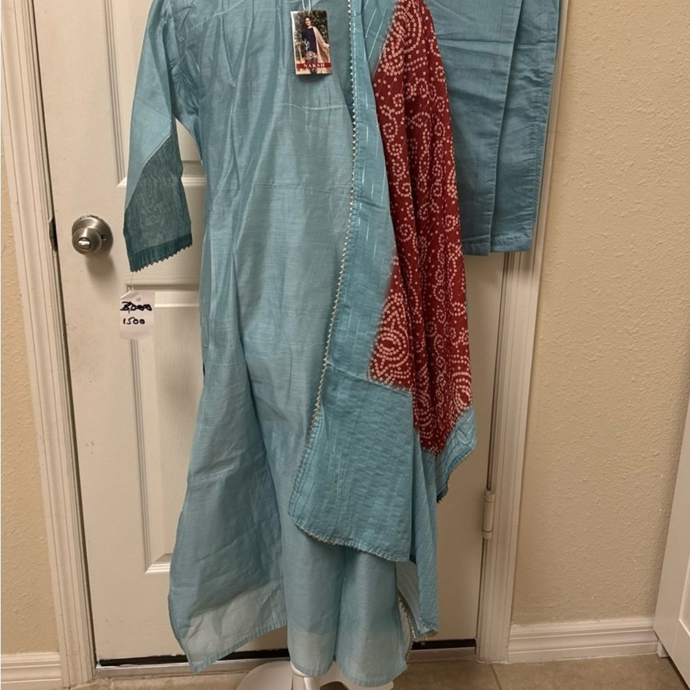 New Pakistani Indian designer Blue and Red Embroidered shalwar kameez #636 - Picture 5 of 5